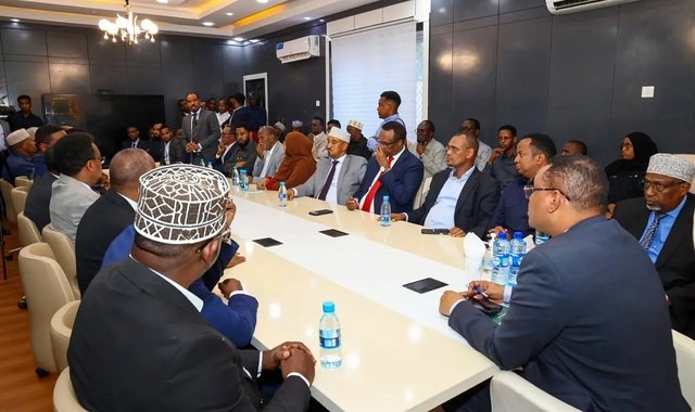 Sheekh Aadan Madoobe oo maanta si rasmi ah ula wareegay xilka hoggaanka maamulka Koonfur Galbeed