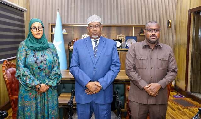 Sheekh Aadan Madoobe oo si rasmi ah isaga wareejiyay xilka guddoomiyaha golaha shacabka