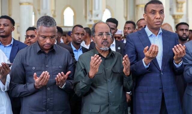 Madaxweyne Xasan Sheekh oo ka qeyb galay janaasada Imaam Maxamed Yuusuf Cali