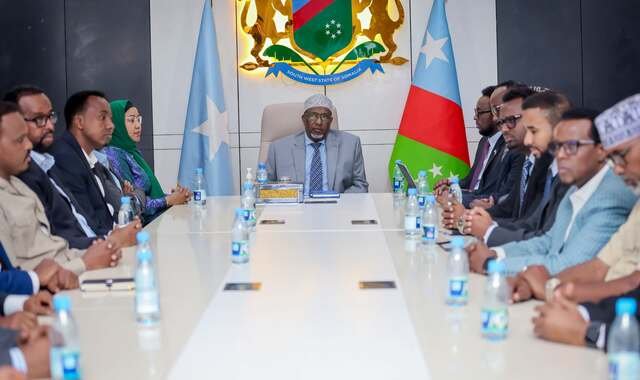 Sheekh Aadan Madoobe oo kulan la yeeshay wasiirrada cusub ee uu dhowaan magacaabay