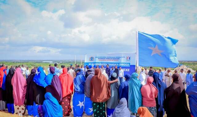 Guddoomiye Muungaab oo dhagax-dhigay dugsi cusub oo laga hirgelinayo degmada Gubadley