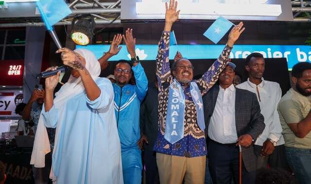 Madaxweyne Xasan Sheekh oo habeenkii xalay shacabka Muqdisho kala qeyb-galay dabaal-degga 1-da Luulyo