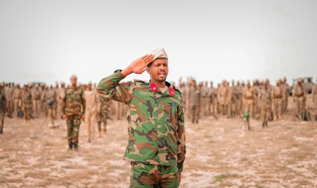 Wasiirka gaashaandhigga iyo taliyaha ciidanka xoogga dalka oo kormeer ku tegay Ceeldheer