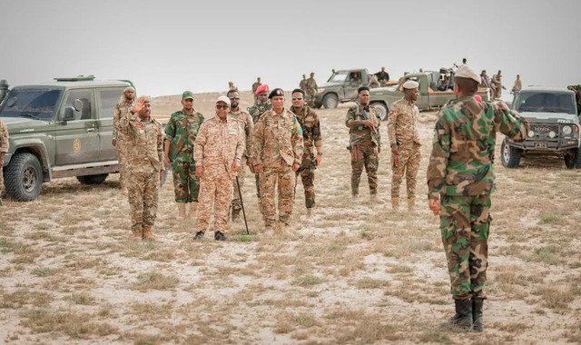 Wasiirka gaashaandhigga iyo taliyaha ciidanka xoogga dalka oo kormeer ku tegay Ceeldheer