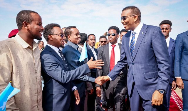 Wafdi uu hoggaaminayo ra'iisul wasaare Xamse oo gaaray magaalada Baydhabo