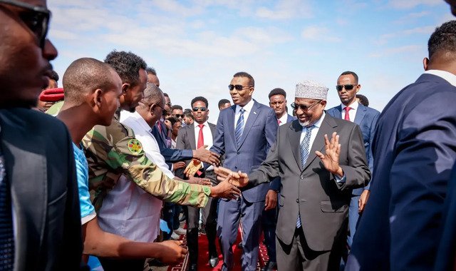 Wafdi uu hoggaaminayo ra'iisul wasaare Xamse oo gaaray magaalada Baydhabo
