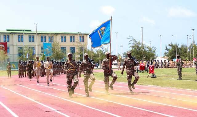 Madaxweyne Xasan Sheekh oo tababar usoo xiray saraakiil ka qalin-jabiyay dugsiga TURKSOM