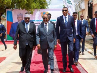 Madaxweyne Xasan Sheekh oo Baydhabo kaga qeyb galay xafladda caleemo-saarka Sheekh Aadan Madoobe