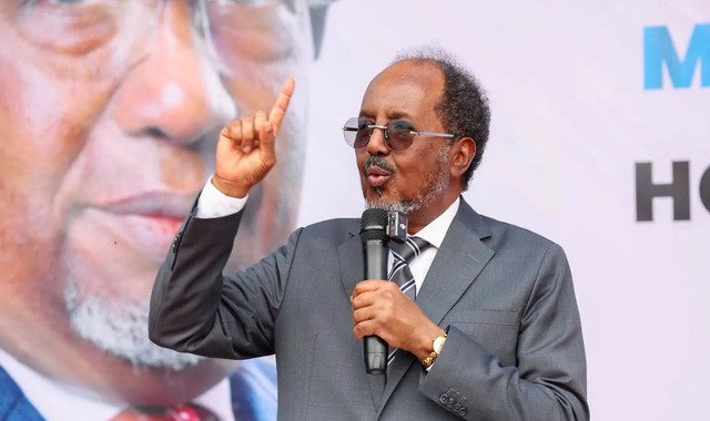 Madaxweyne Xasan Sheekh oo Baydhabo kaga qeyb galay xafladda caleemo-saarka Sheekh Aadan Madoobe