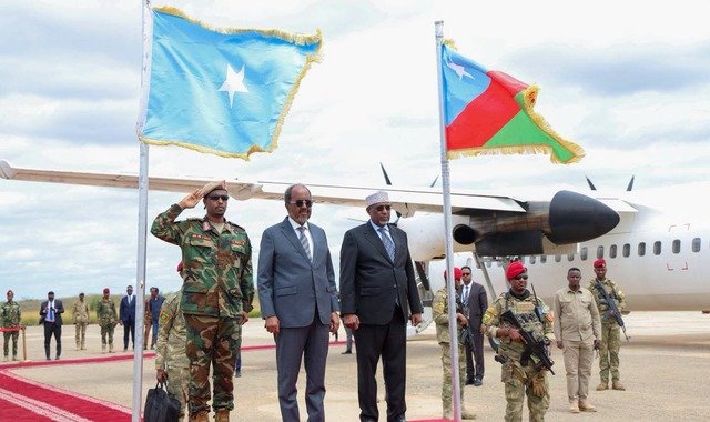 Wafdi uu hoggaaminayo madaxweyne Xasan Sheekh oo maanta gaaray magaalada Baydhabo